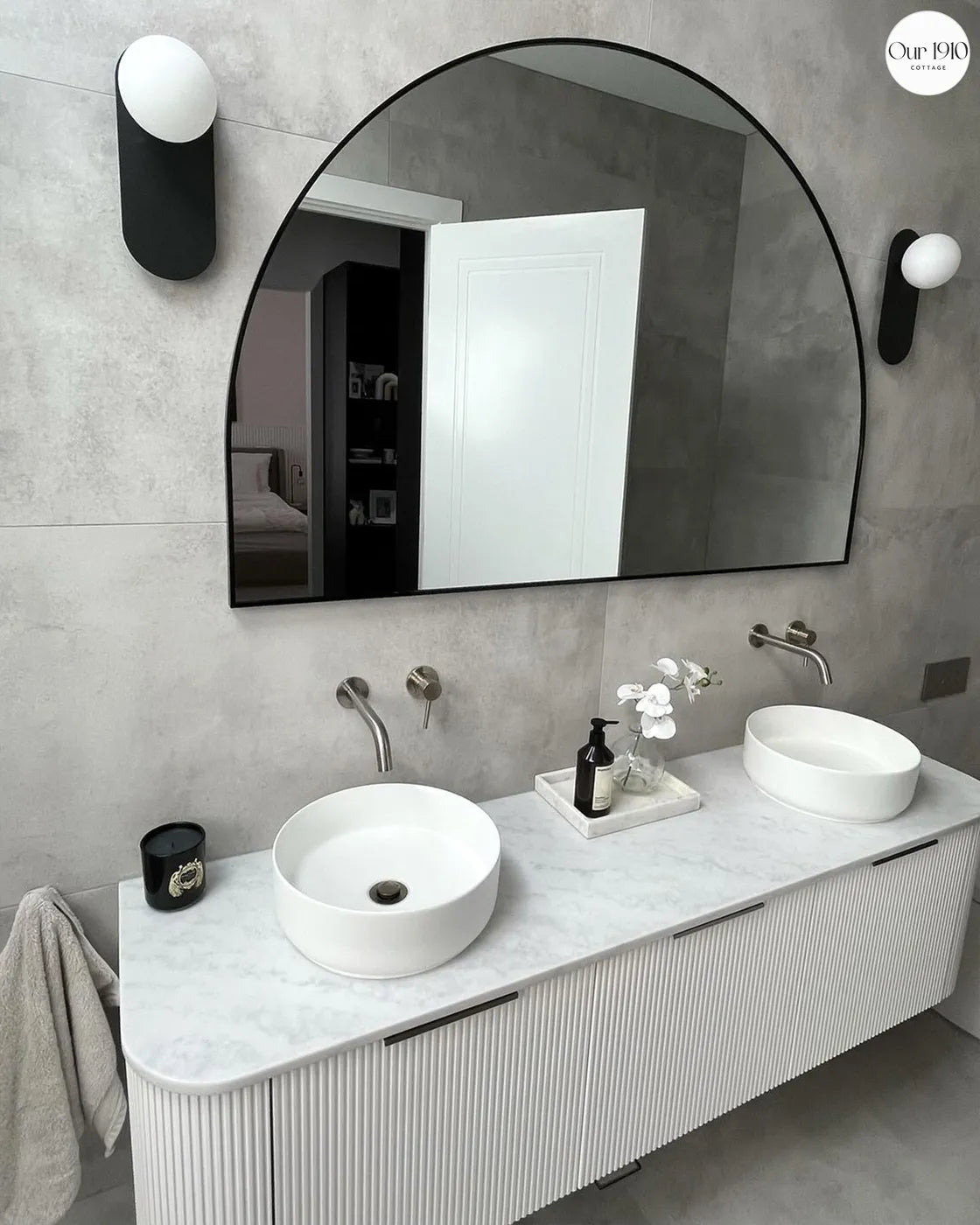 Otti Bondi Fluted Satin White Curve Wall Hung Vanity 1800mm