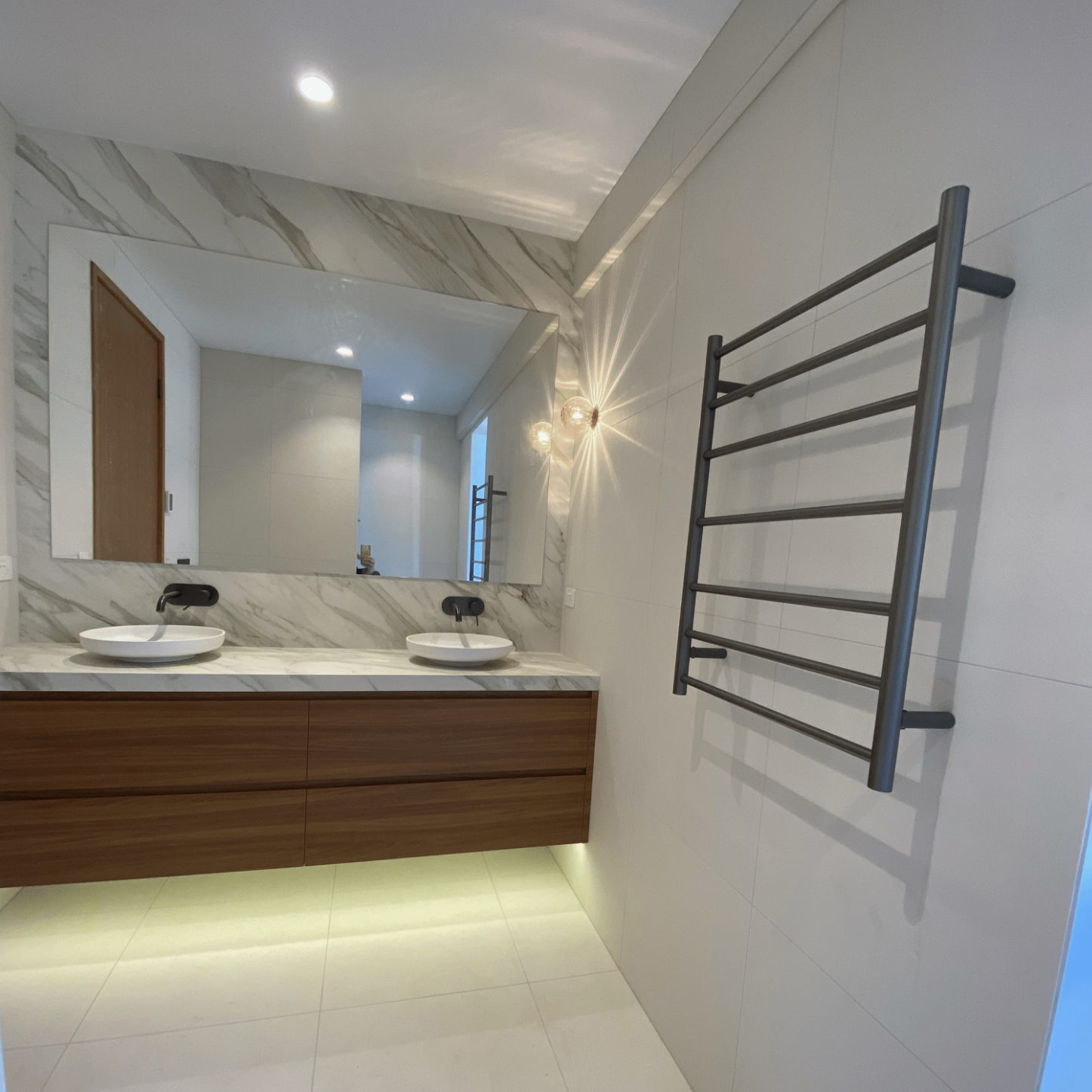 Thermogroup 7 Bar Round Thermorail Gun Metal Round Heated Towel Rail 800x600mm