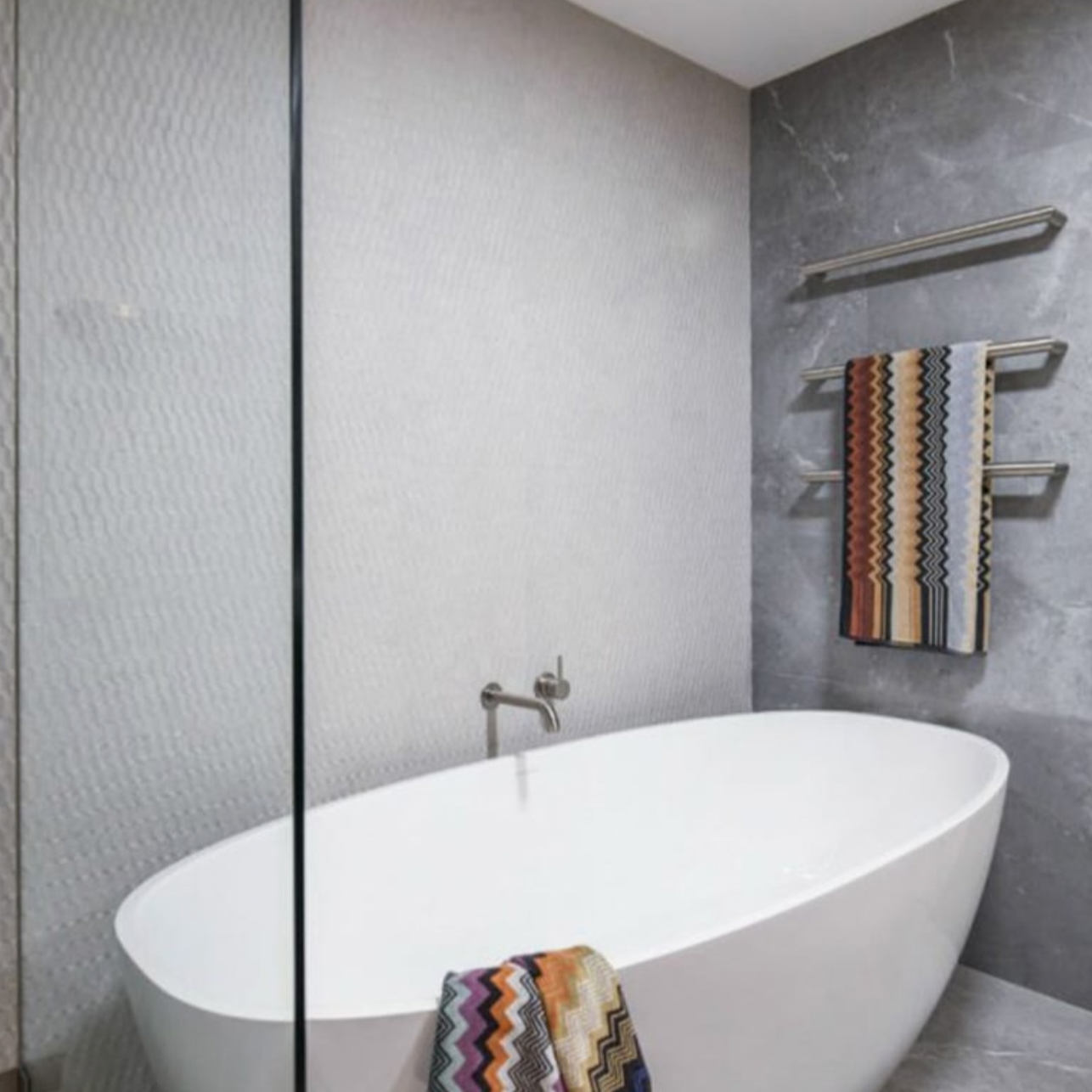 Thermogroup 12V Single Round Heated Towel Rail 632mm Brushed Nickel