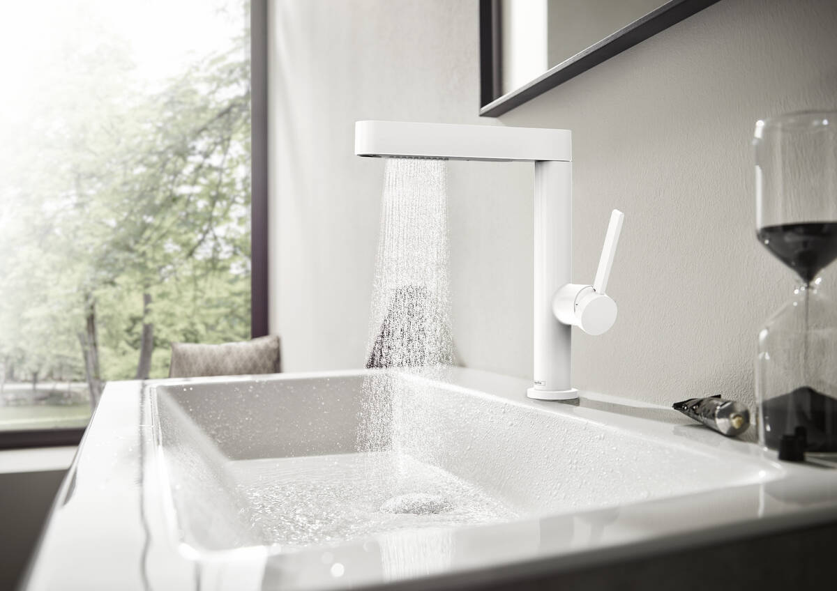 Hansgrohe Finoris 230 With Pull Out Spray Extended Basin Mixer Matte White