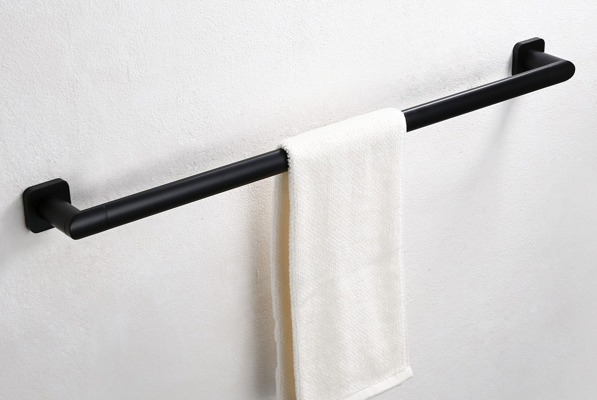 Linsol Chieti Single Towel Rail 760mm Matte Black