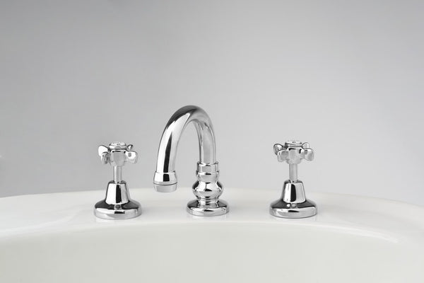 CB Ideal Heritage Basin Set With Fixed Gooseneck Outlet